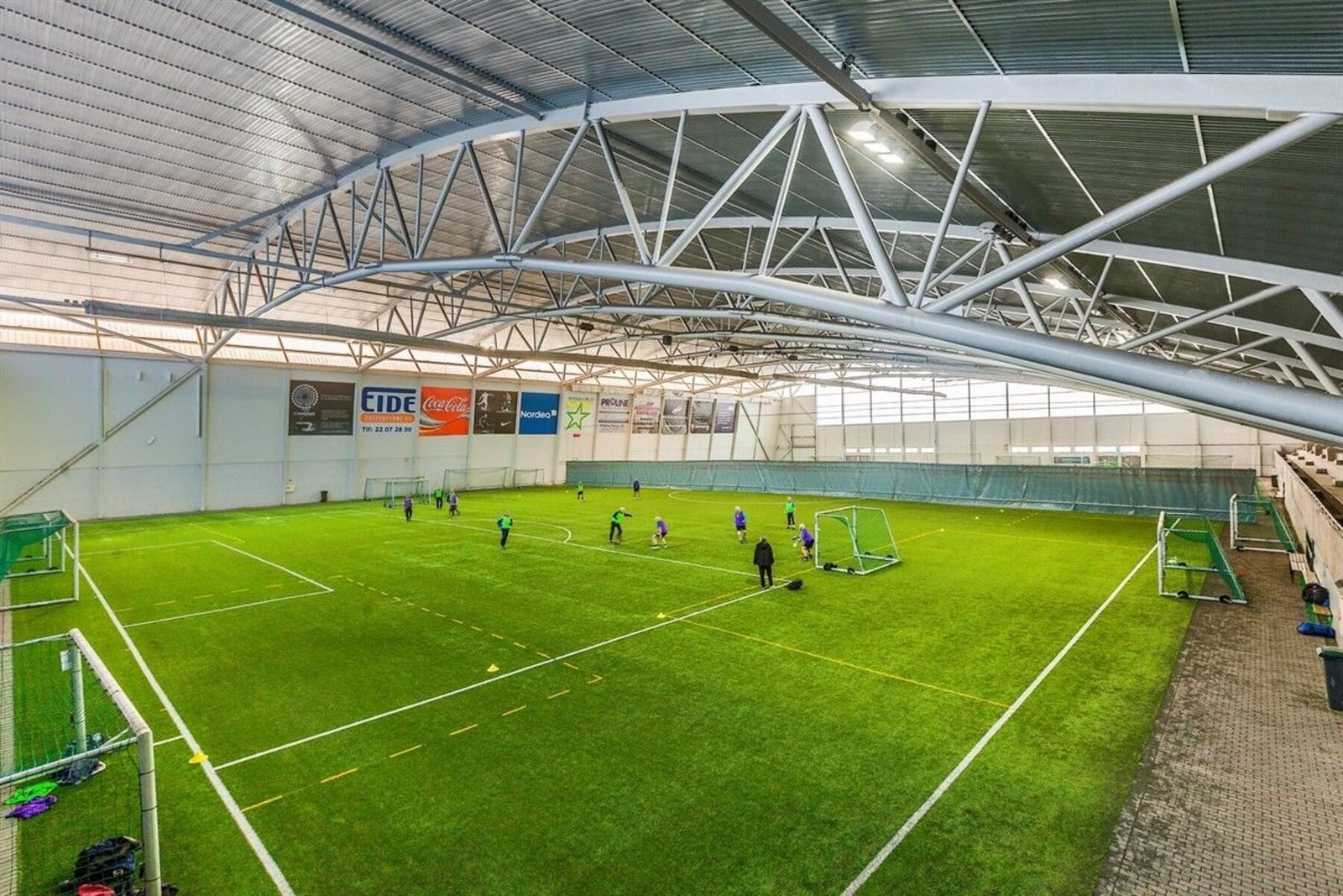 Her har du fotballbaner som kan benyttes til alle årstider Galleribilde
