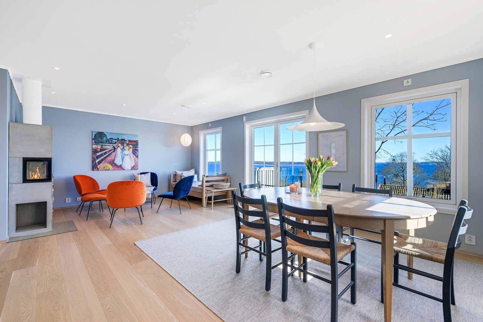 Stuen har peis Galleribilde