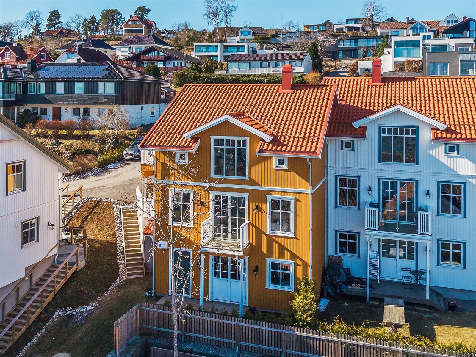 Underetasjen har egen inngang Galleribilde