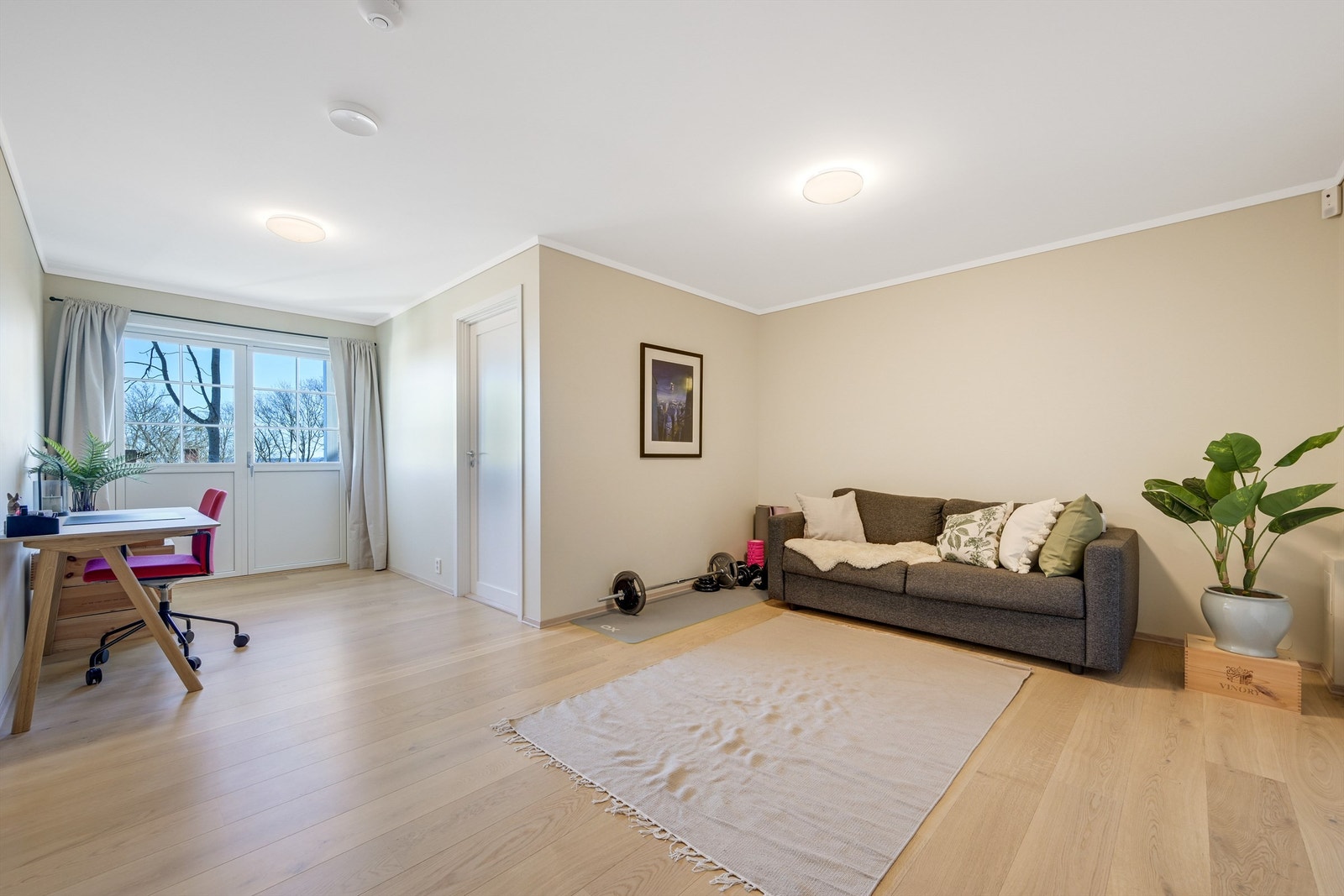 Kjellerstue med utgang til hage mot øst Galleribilde