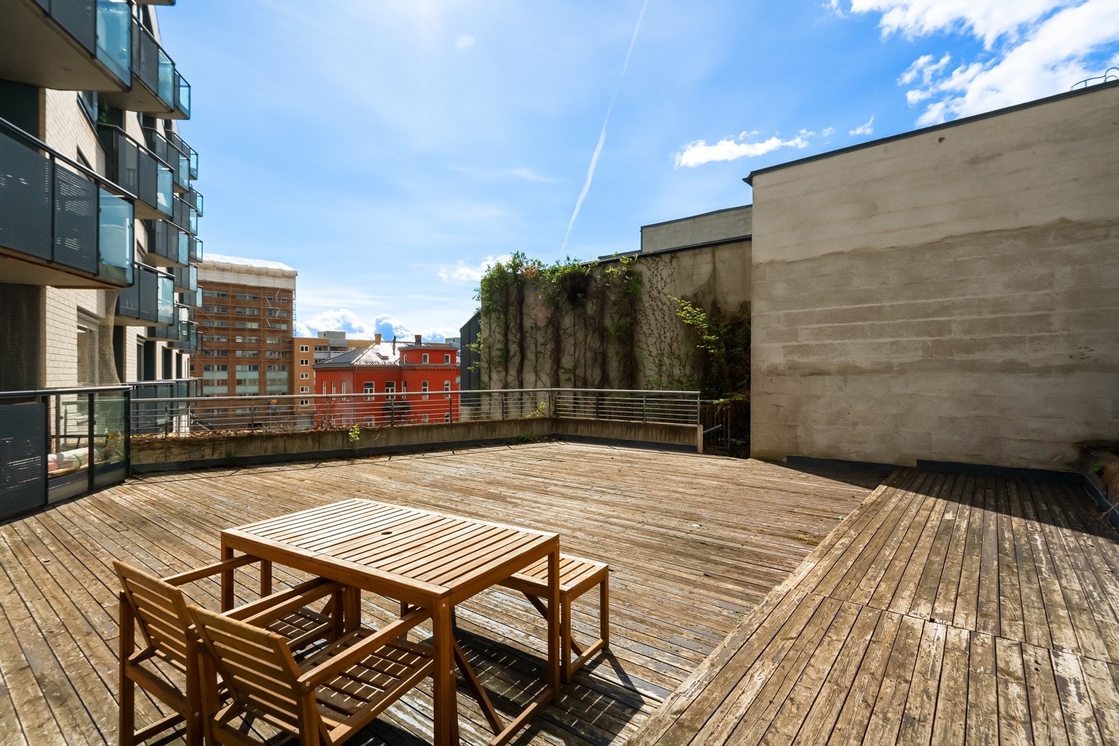 Flott felles terrasse med gode solforhold. Galleribilde