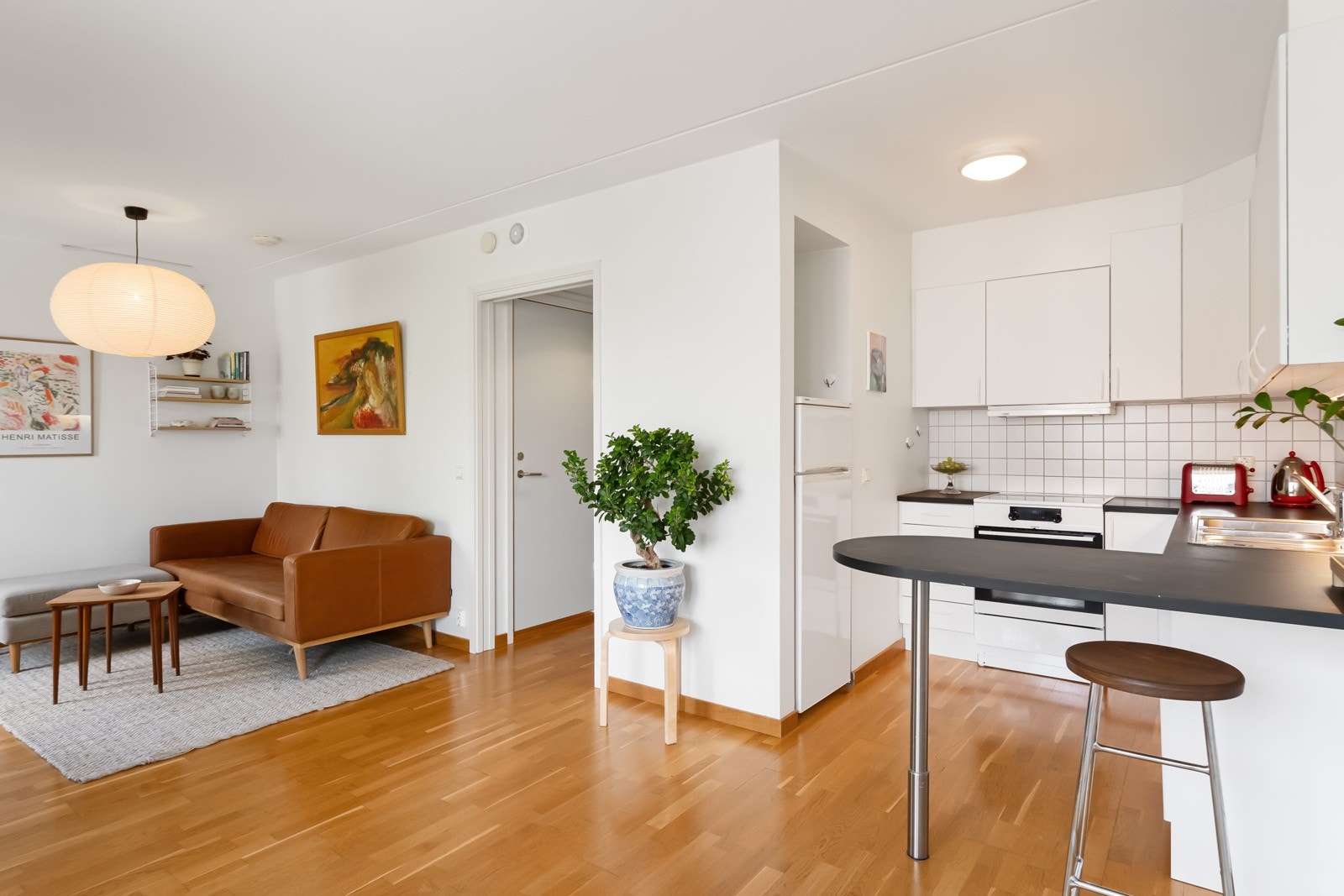 Lys og moderne 2-roms på 48kvm. beliggende i 6.etg. med heis. Galleribilde