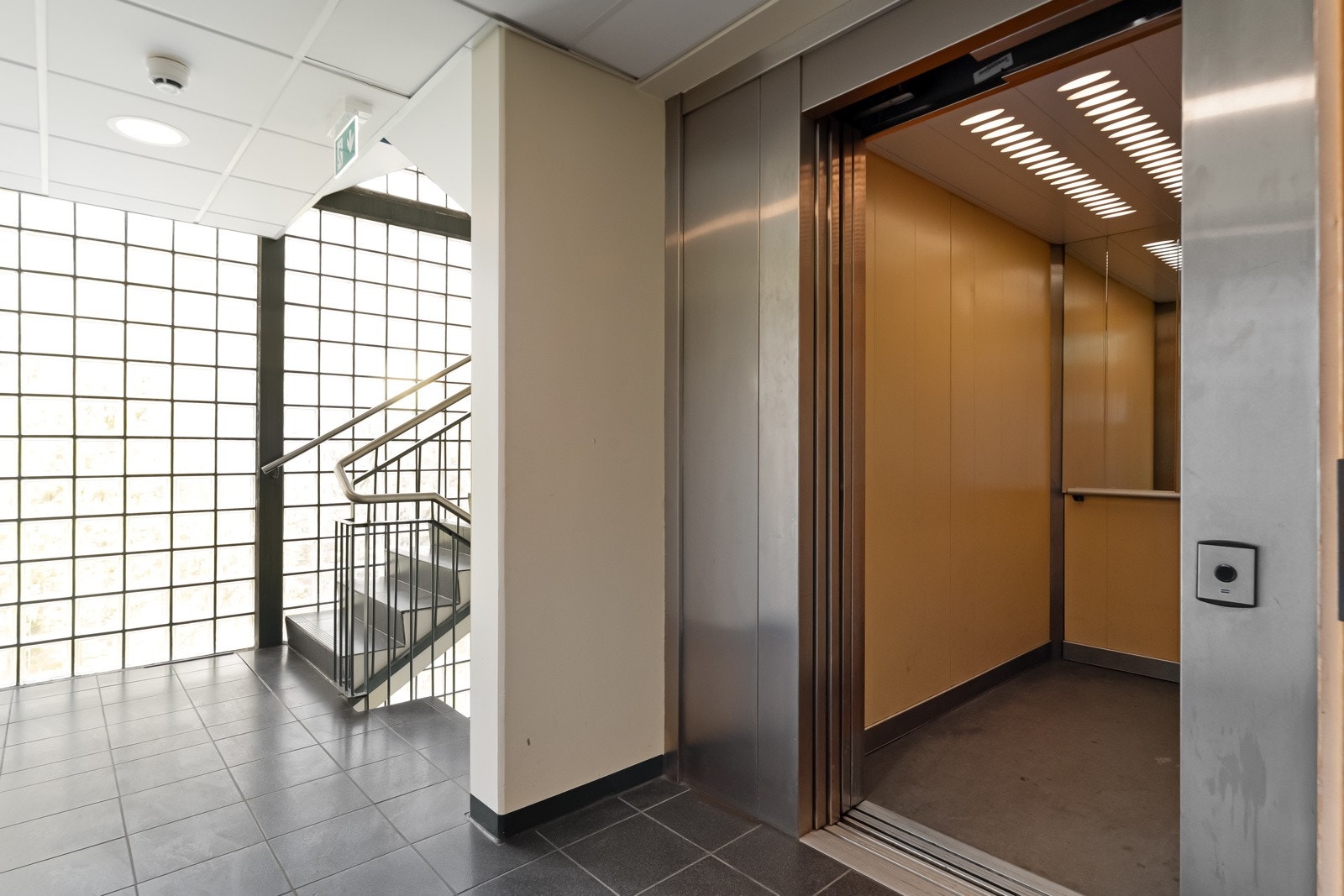 Det er heis i bygget. Galleribilde