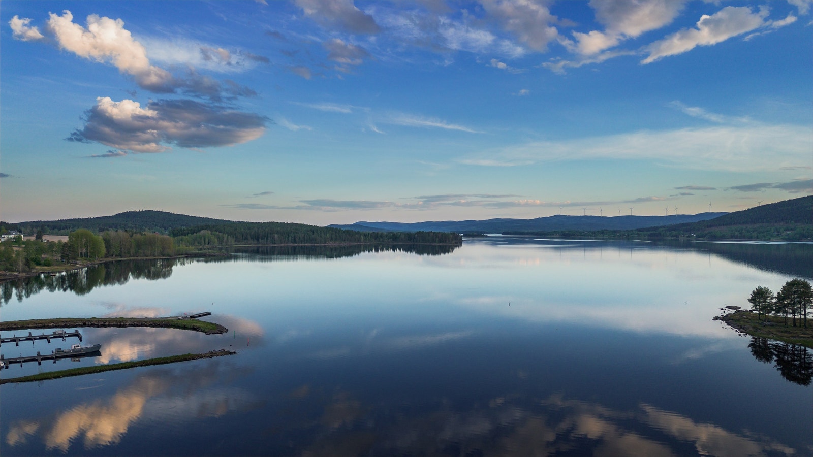 Nærområdet byr på fine turmuligheter med Storsjøen like i nærheten. Galleribilde