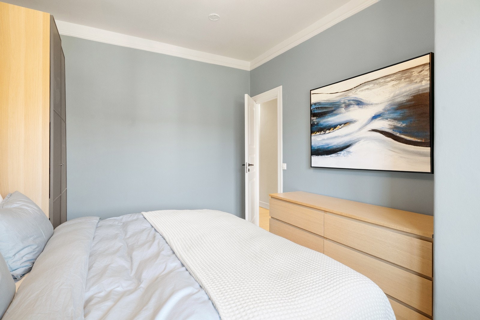 Det er også plass til kommodeløsninger, hjemmekontor eller flere garderobeskap. Galleribilde