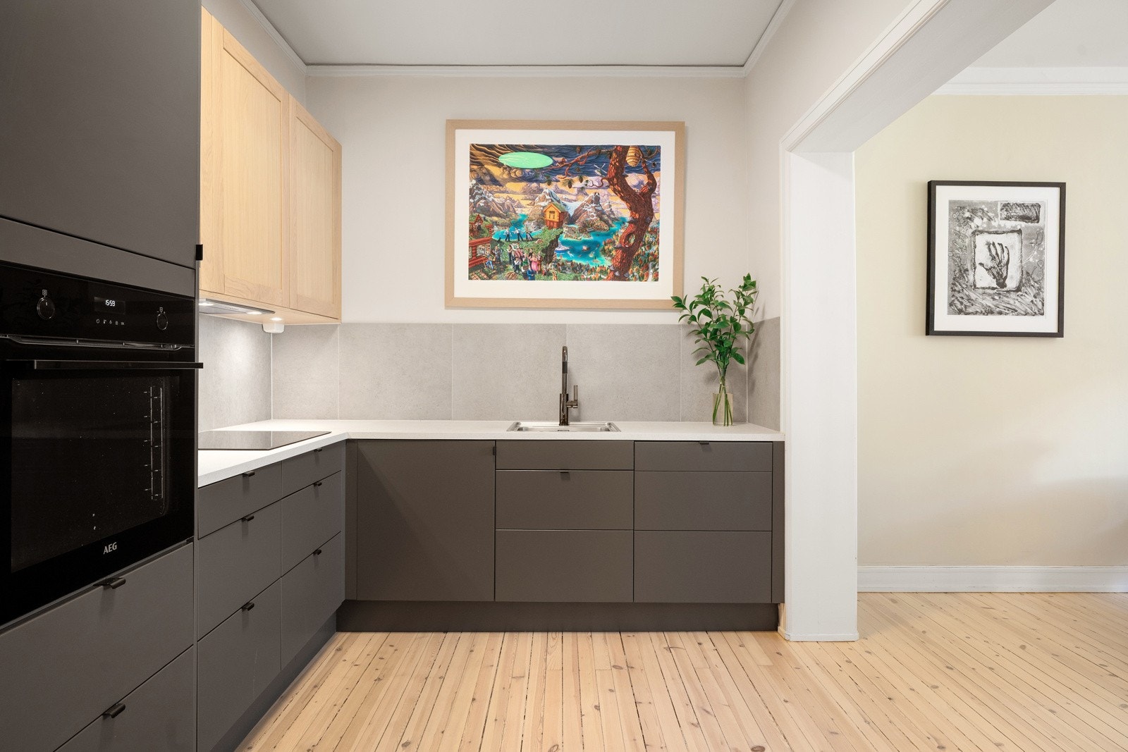 Det er montert både komfyrvakt og automatisk lekkasjestopper. Galleribilde