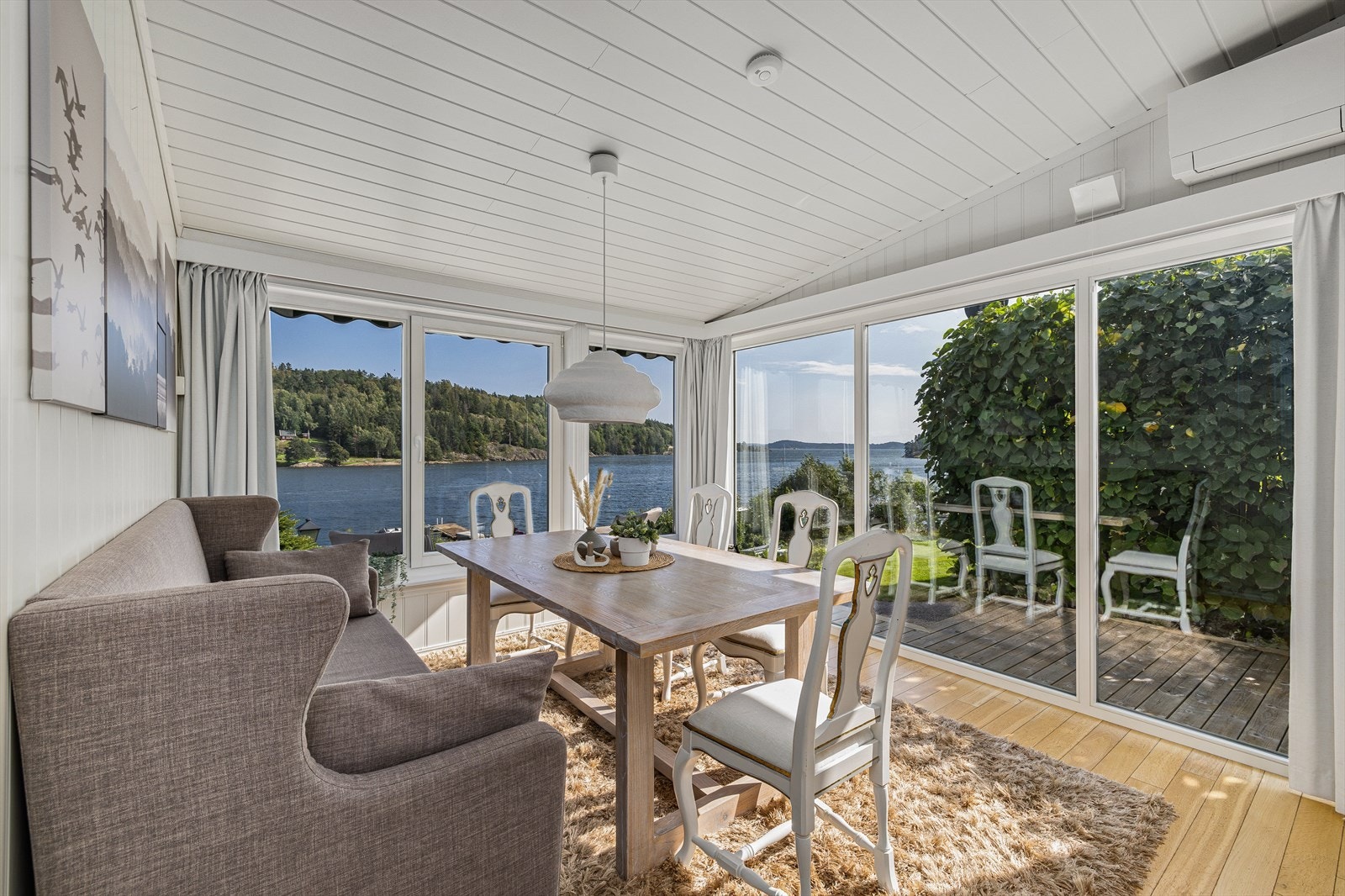 Her kan det dukes og dekkes på til hele familien og tilreisende feriegjester. Galleribilde