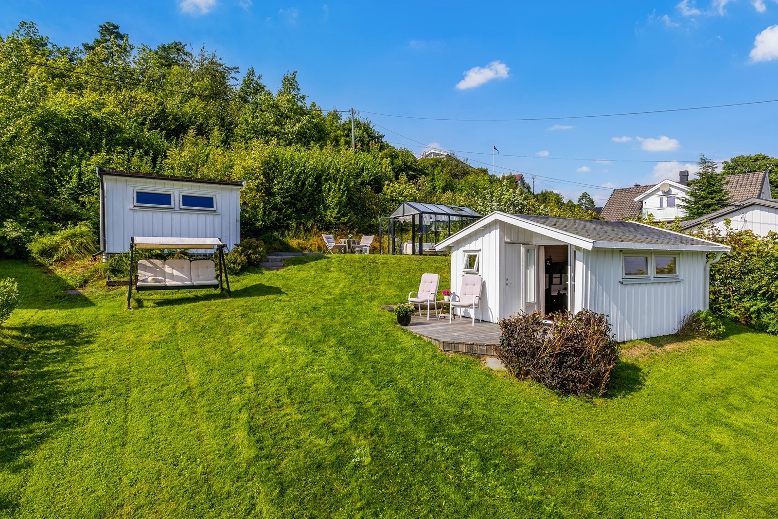 Fritidseiendommen består av hytte, anneks på ca. 14 kvm og innredet utebod på ca. 11 kvm. Galleribilde