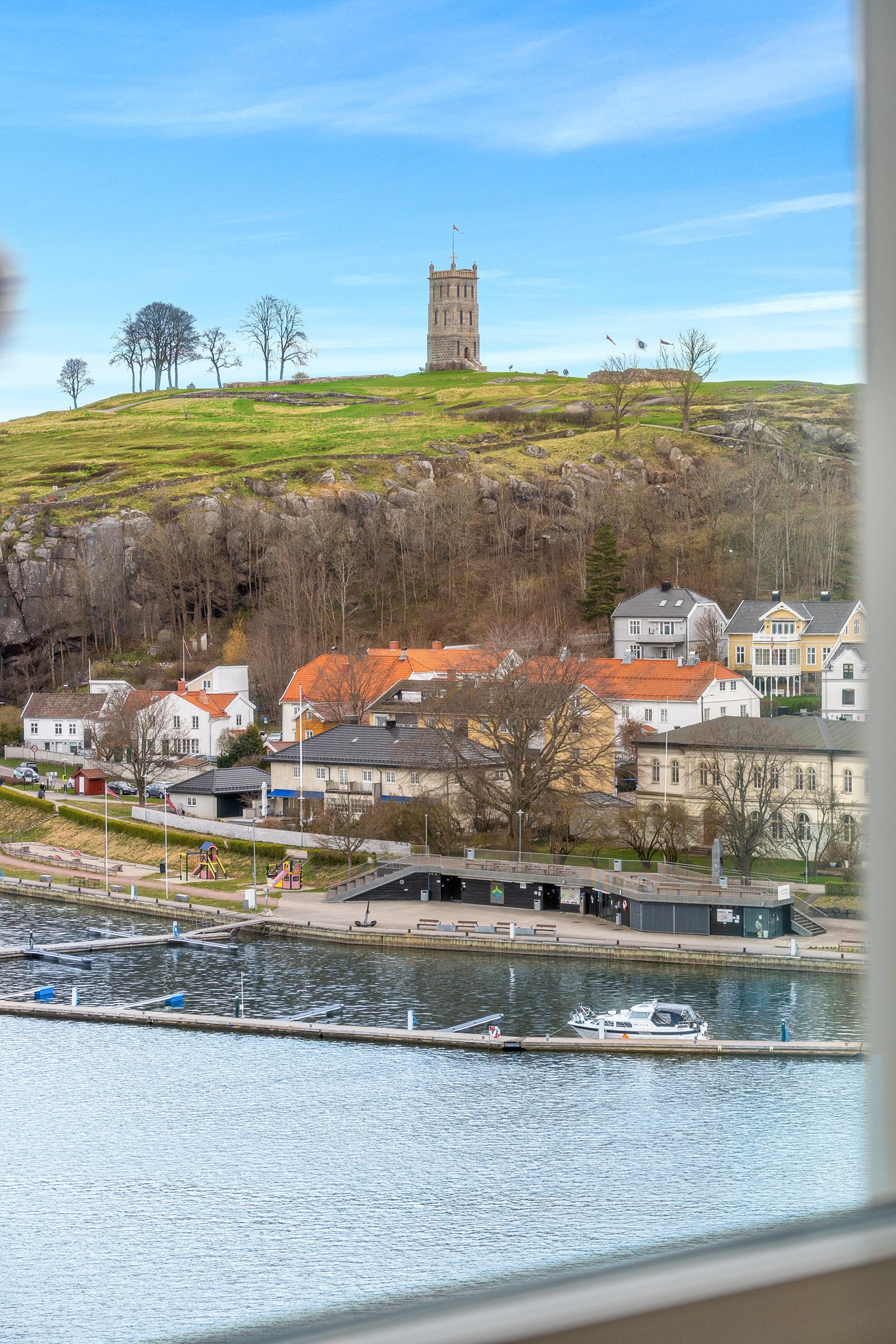 Flott utsikt til Slottsfjellet Galleribilde