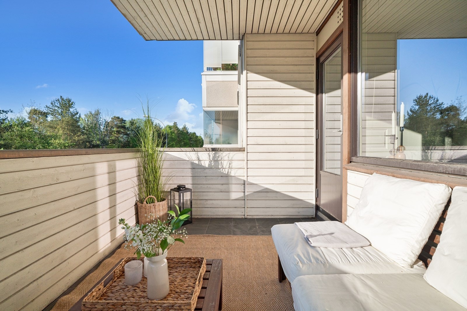 Her får du både utsikt og privatliv. Overbygget gir en lun atmosfære. Galleribilde