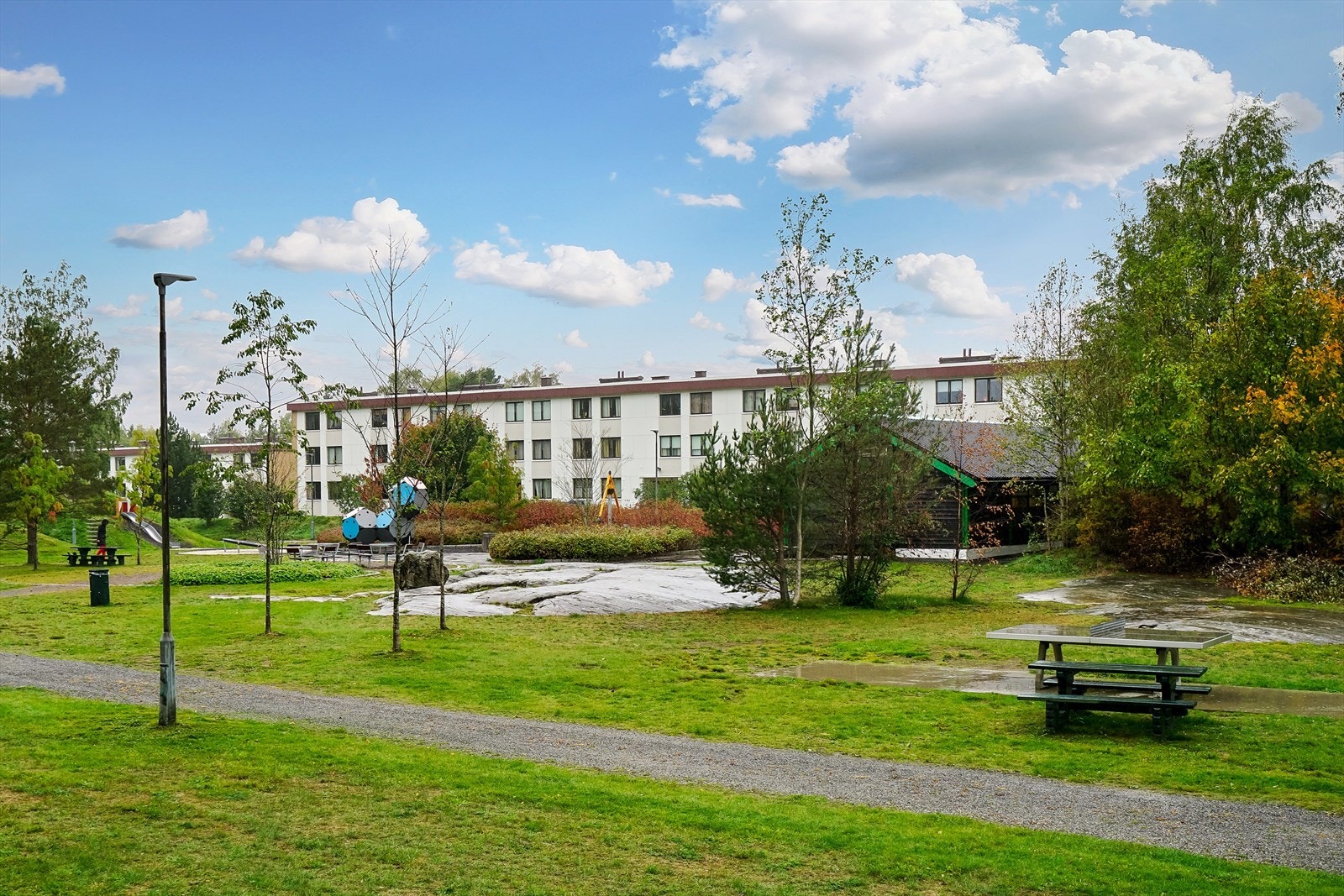 Området er spesielt populært blant førstegangsetablerere og barnefamilier, mye takket være det gode kollektivtilbudet og nærheten til skoler og barnehager. Galleribilde