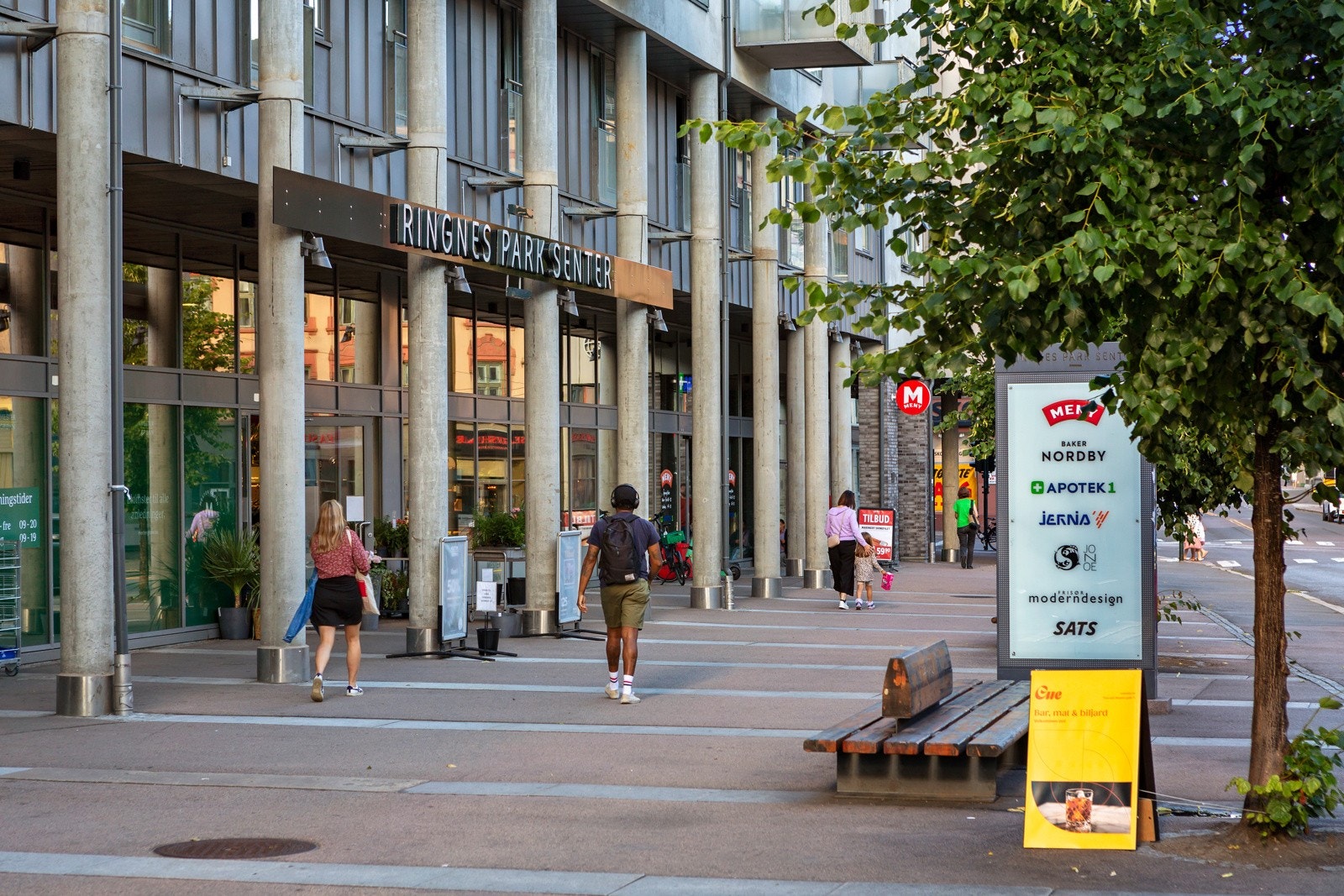 - Ringnes Park senter ligger rett ved. Her finner du bl.a. kino, Sats, meny, apotek, frisør, Sushirestaurant og Baker Nordby - Galleribilde