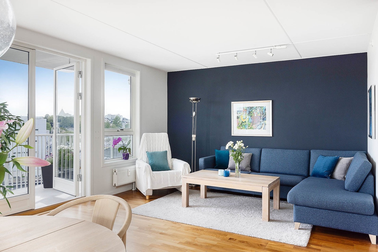 - Hyggelig sofahjørne med plass til stor sittegruppe - Galleribilde