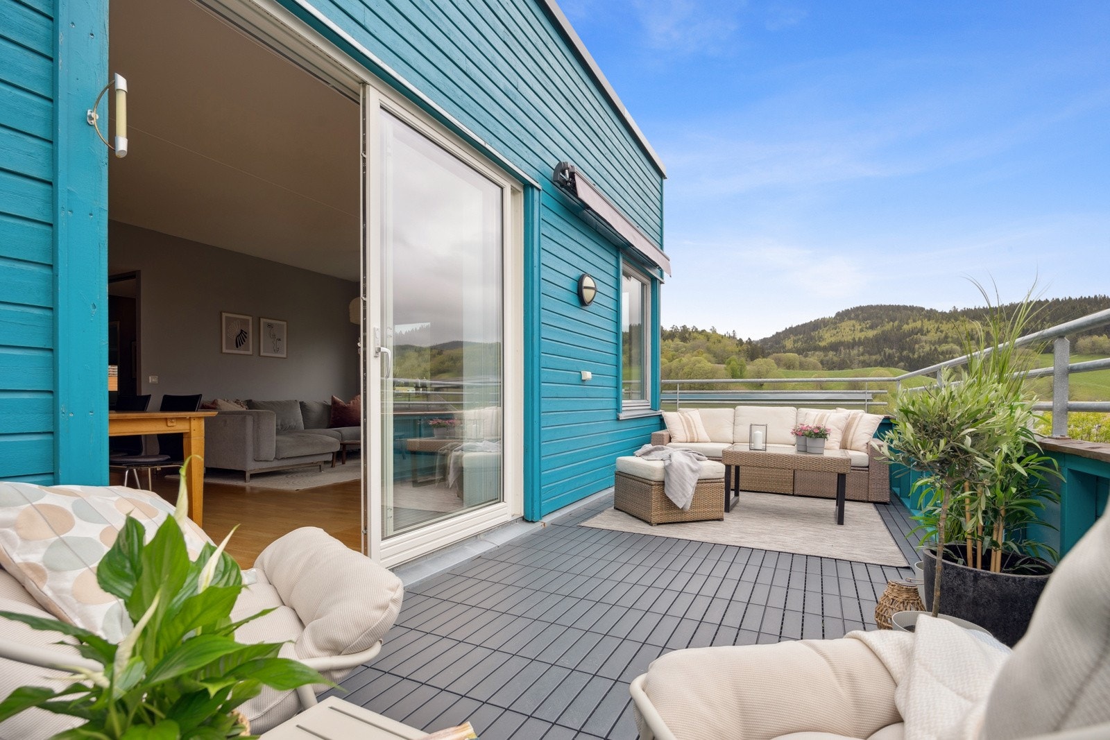 Leiligheten kan blant annet by på en 18 kvm stor balkong med fantastiske solforhold. Galleribilde