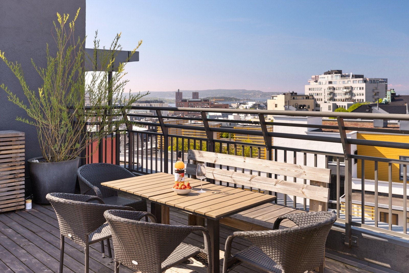 Her nyter du solen med upåklagelig utsikt over byen. Galleribilde