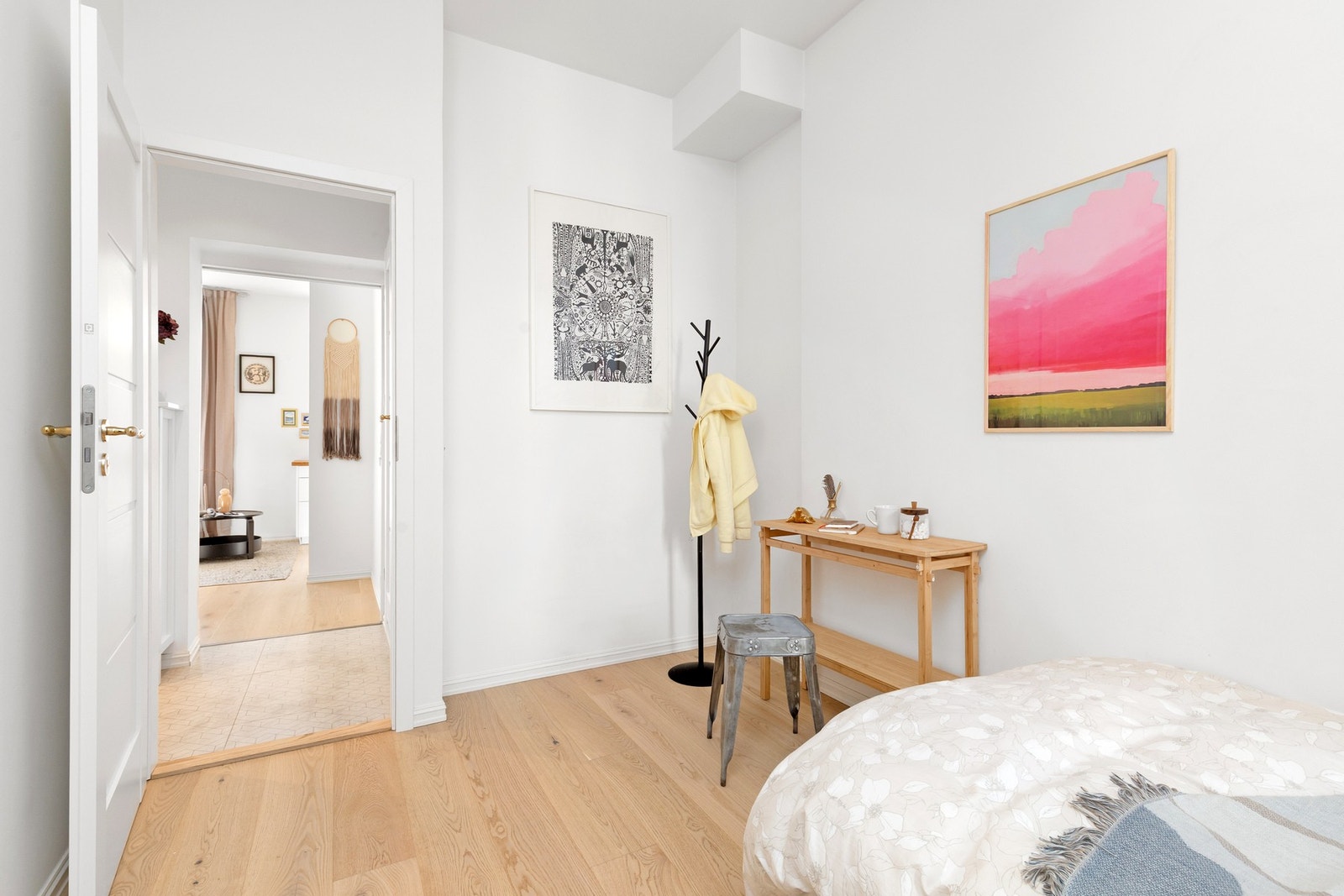 Rommet passer ypperlig som gjesterom, kontor eller barnerom. Galleribilde