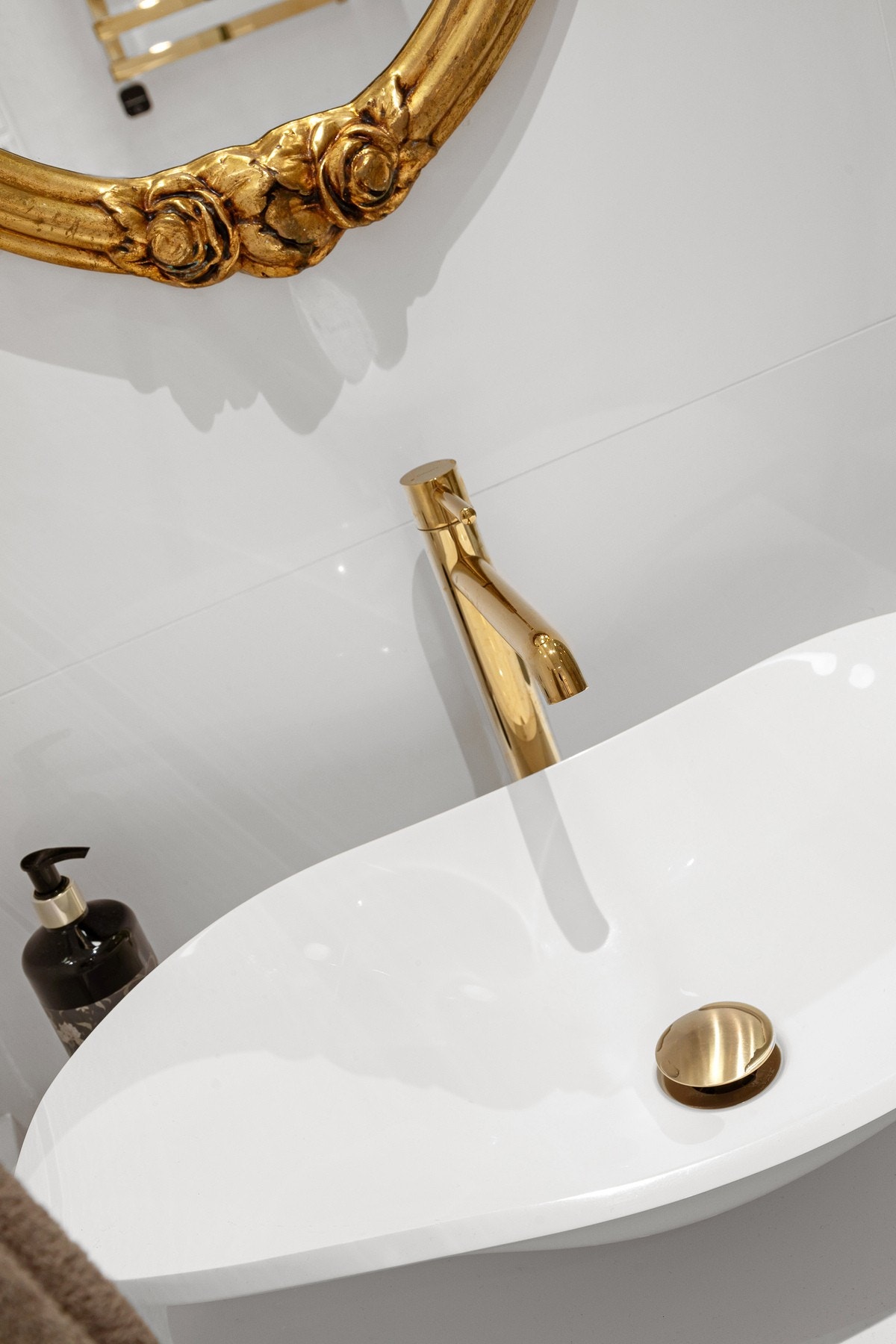 Ny bunnventil tilknyttet servant er montert i mai 2025. Galleribilde