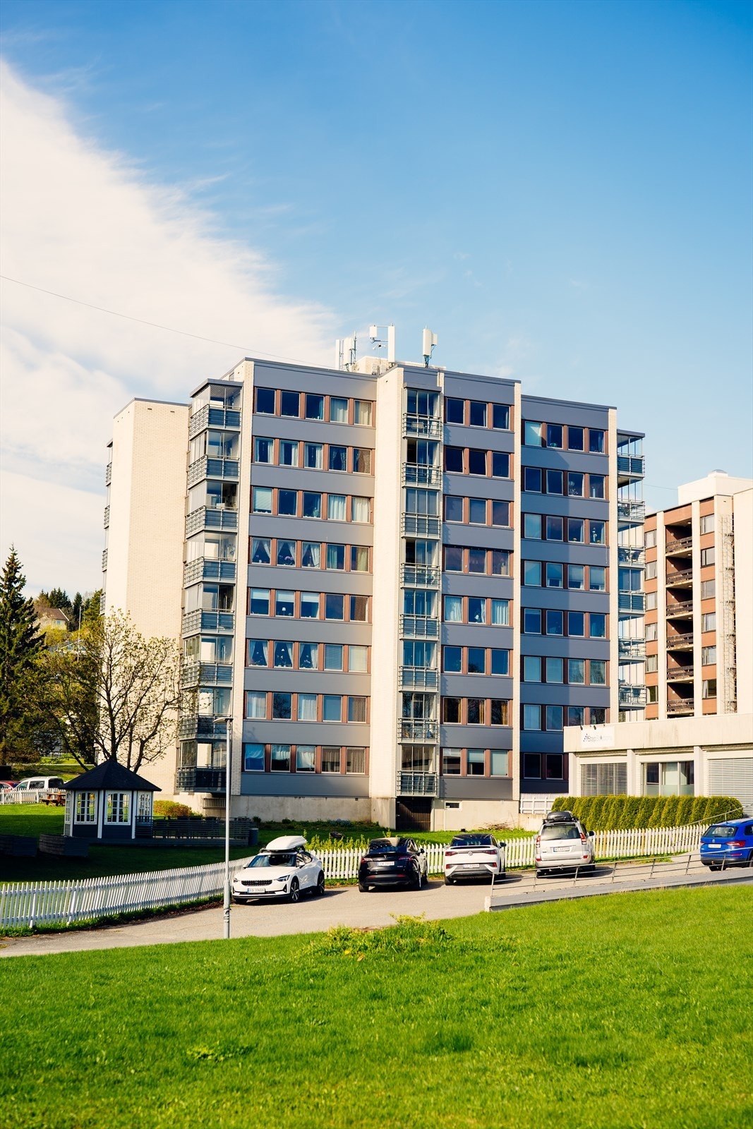 Felles tomt og fasade. Galleribilde