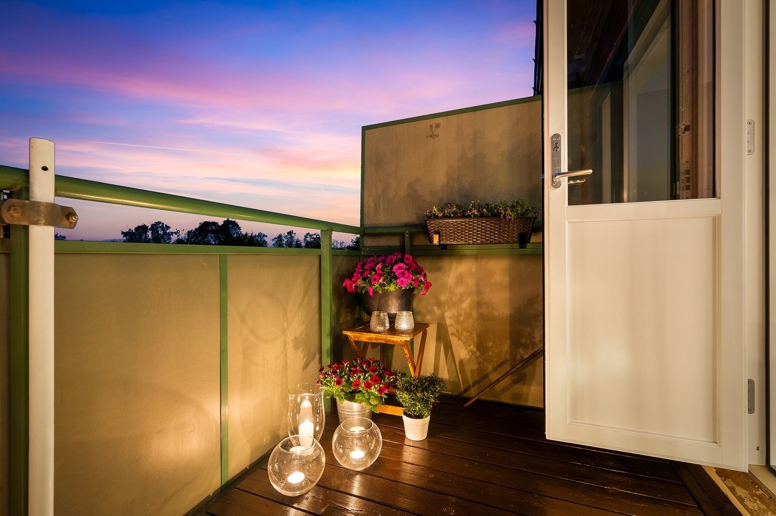 Skjermet balkong hvor du kan sitte helt uten innsyn. Galleribilde