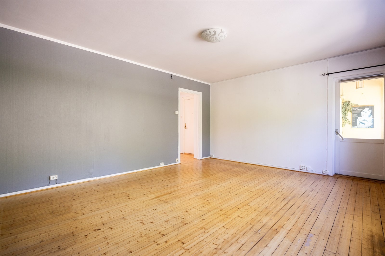 - Varmtvann, fyring og internett er inkludert i felleskostnadene - Galleribilde