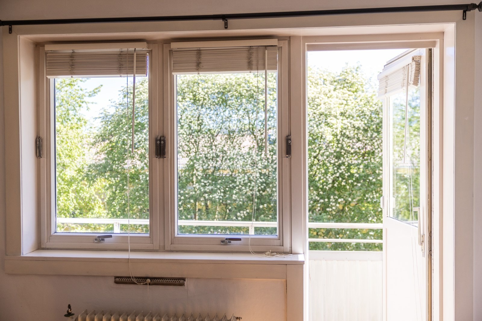 - Utgang til balkong fra soverommet - Galleribilde