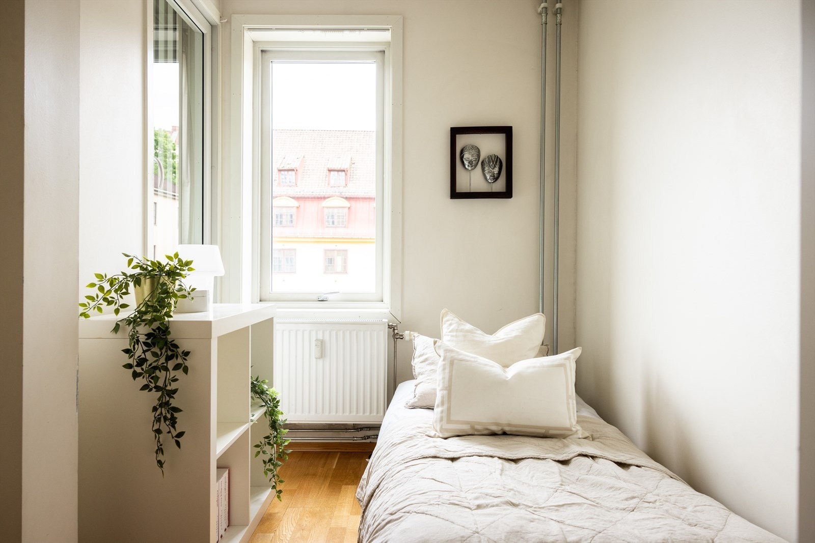 - Soverom to er også av god størrelse og har plass til seng - Galleribilde