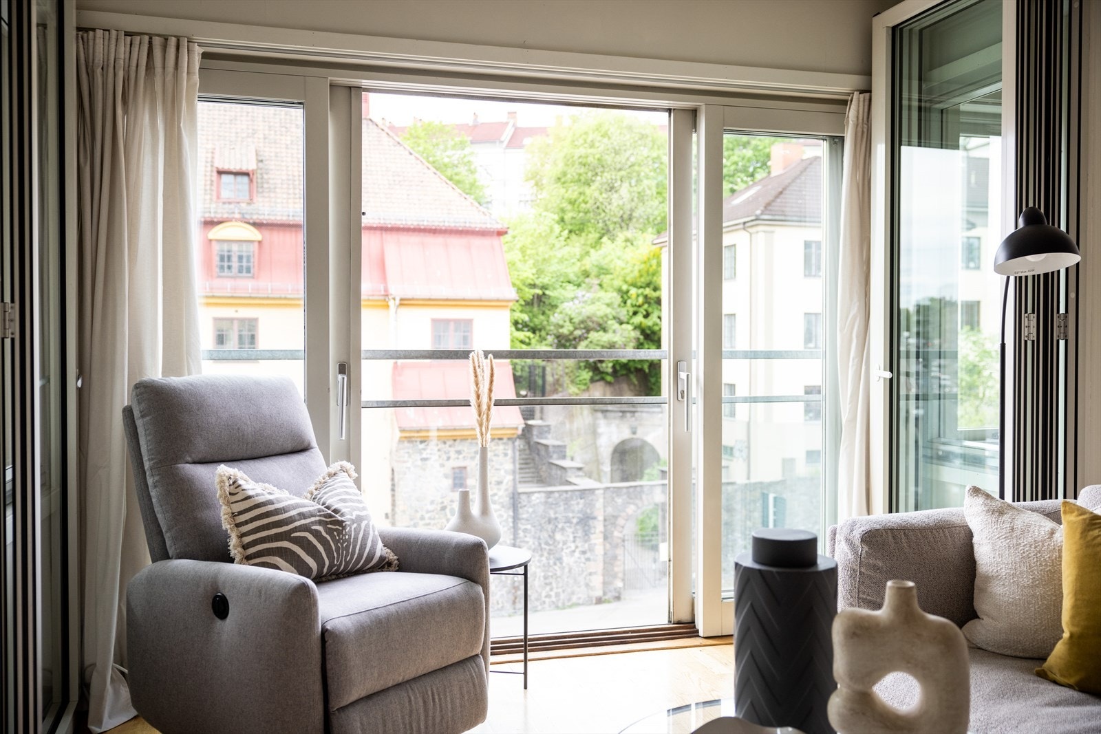 - Det er fransk balkong i stuen - Galleribilde