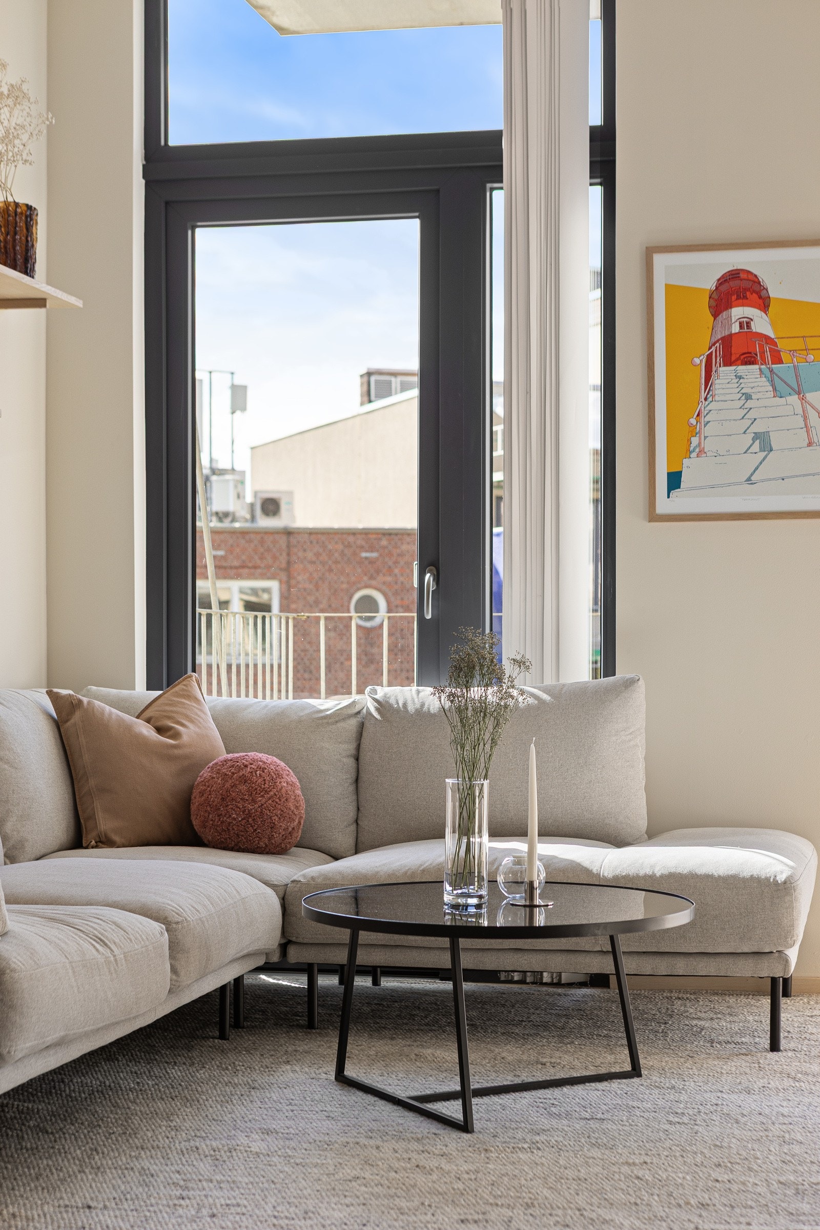 Leiligheten ligger fint til i byggets 4.etasje med heisadkomst. Galleribilde