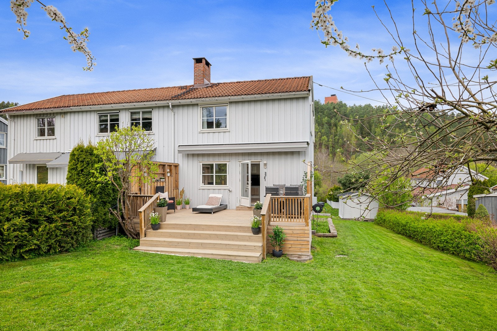 Velkommen til Leirskallen 12! - Innholdsrikt 1/2-part av vert.delt tomannsbolig med skjermet og barnevennlig beliggenhet Galleribilde