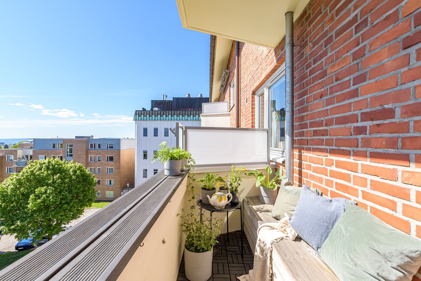 En lys og gjennomgående 3-roms med fantastisk beliggenhet i rolige omgivelser på øvre Torshov. Galleribilde