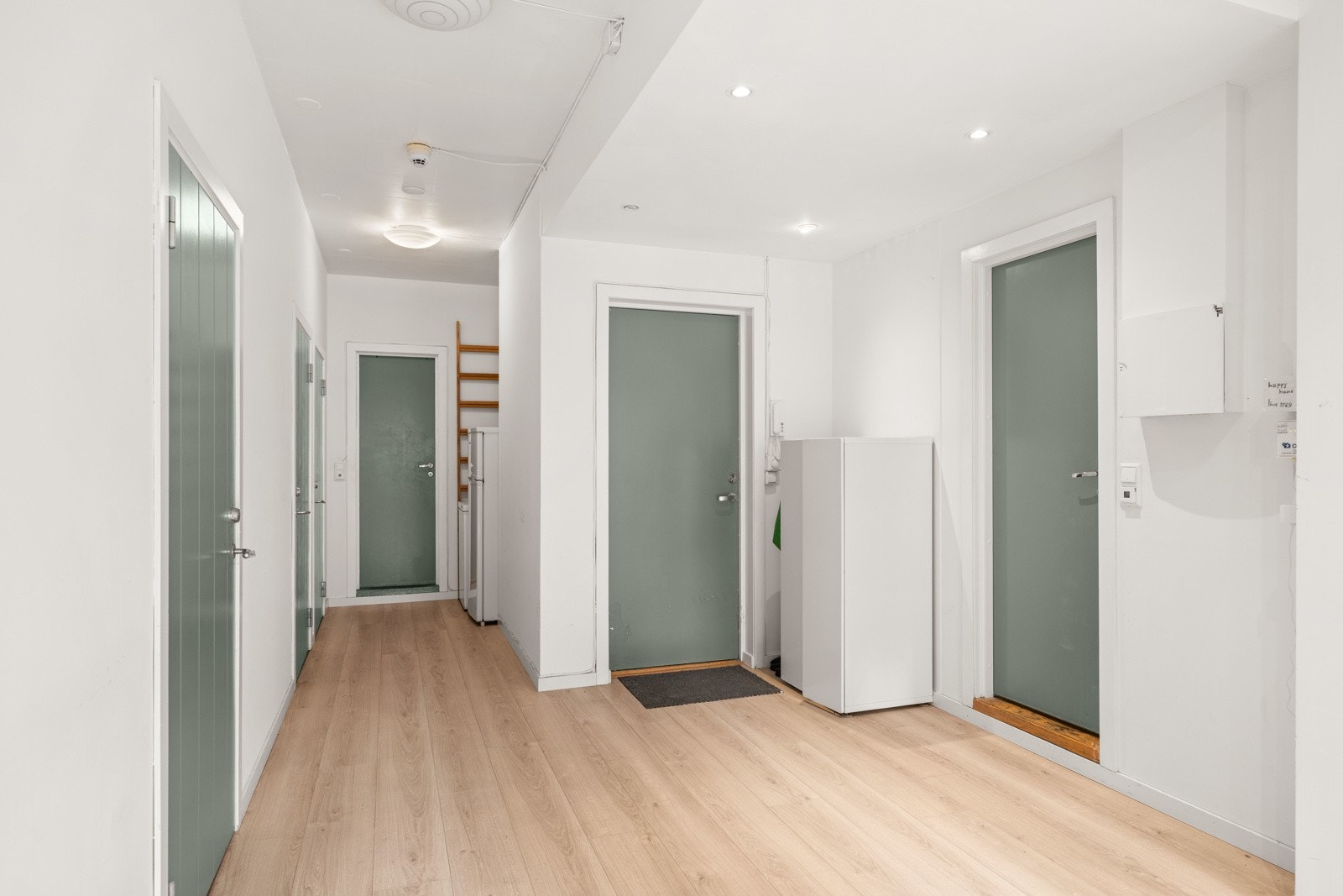 Mellomgang. Galleribilde