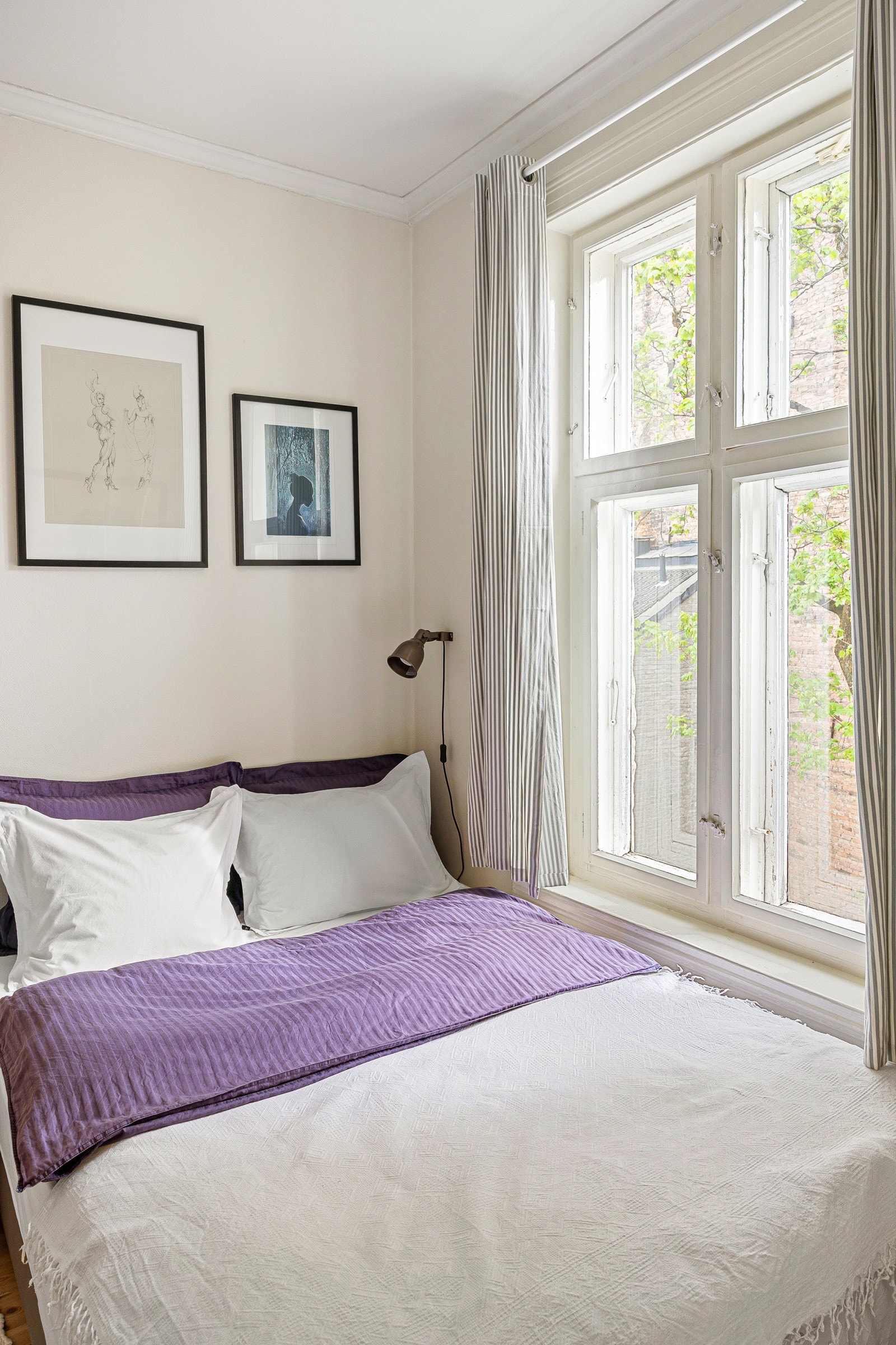 Soverommet ligger vendt ut mot rolige omgivelser Galleribilde