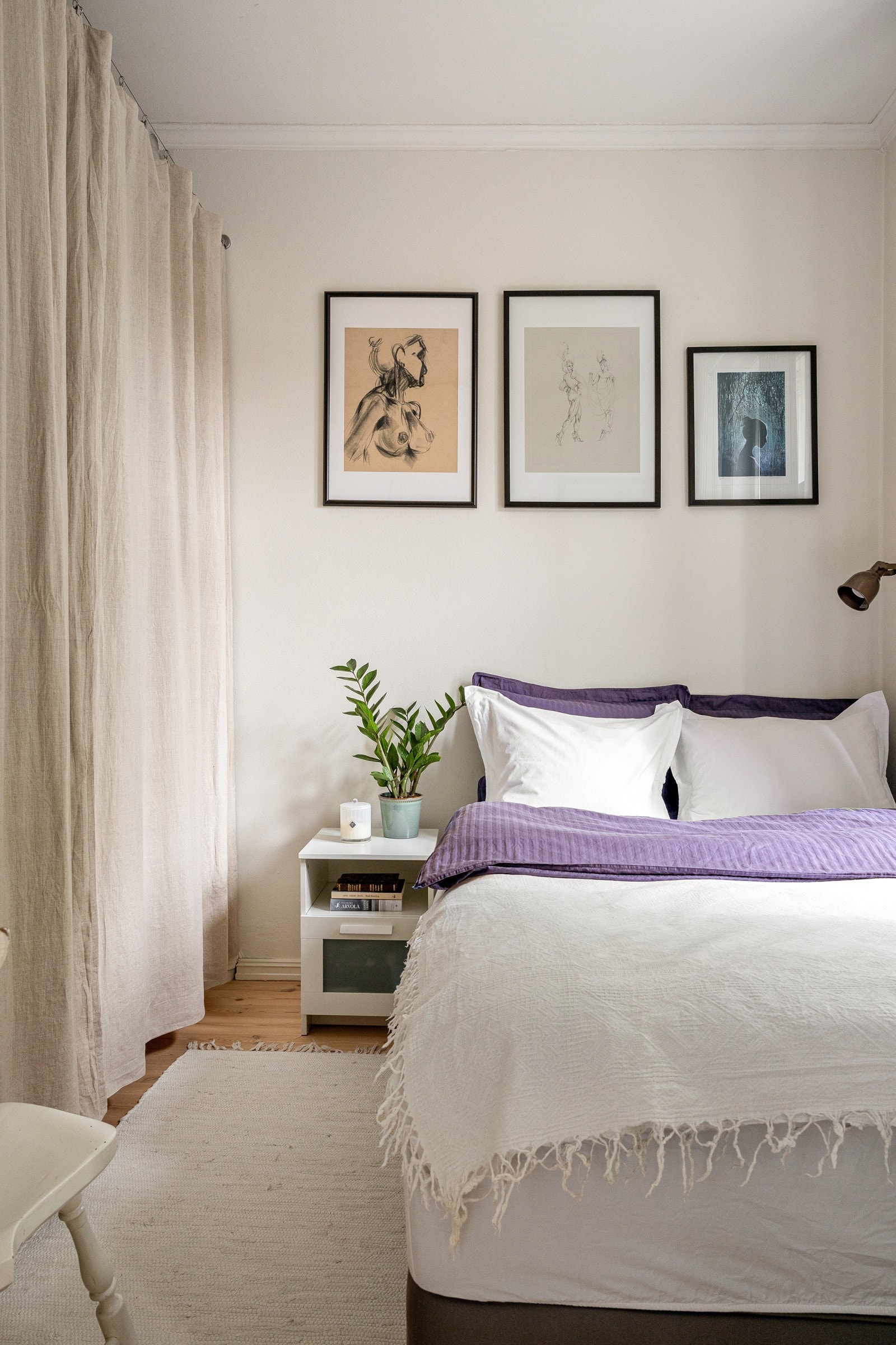 Soverommet ligger tilbaketrukket til fra stue Galleribilde