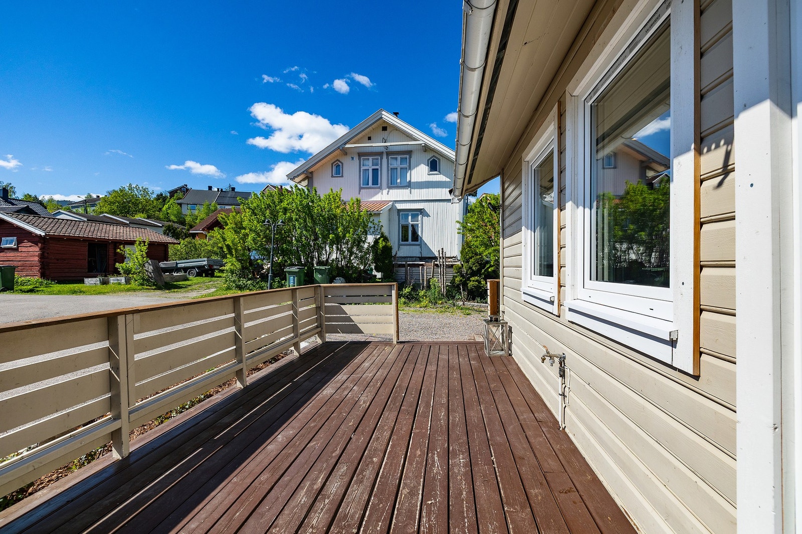 Terrassen på forsiden av huset Galleribilde