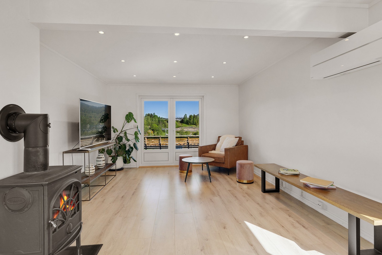 Mulighet for å møblere i flere soner i stuen Galleribilde