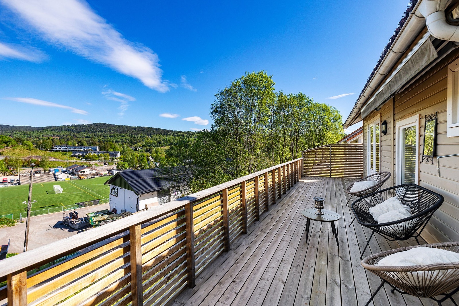 Meget usjenert veranda Galleribilde