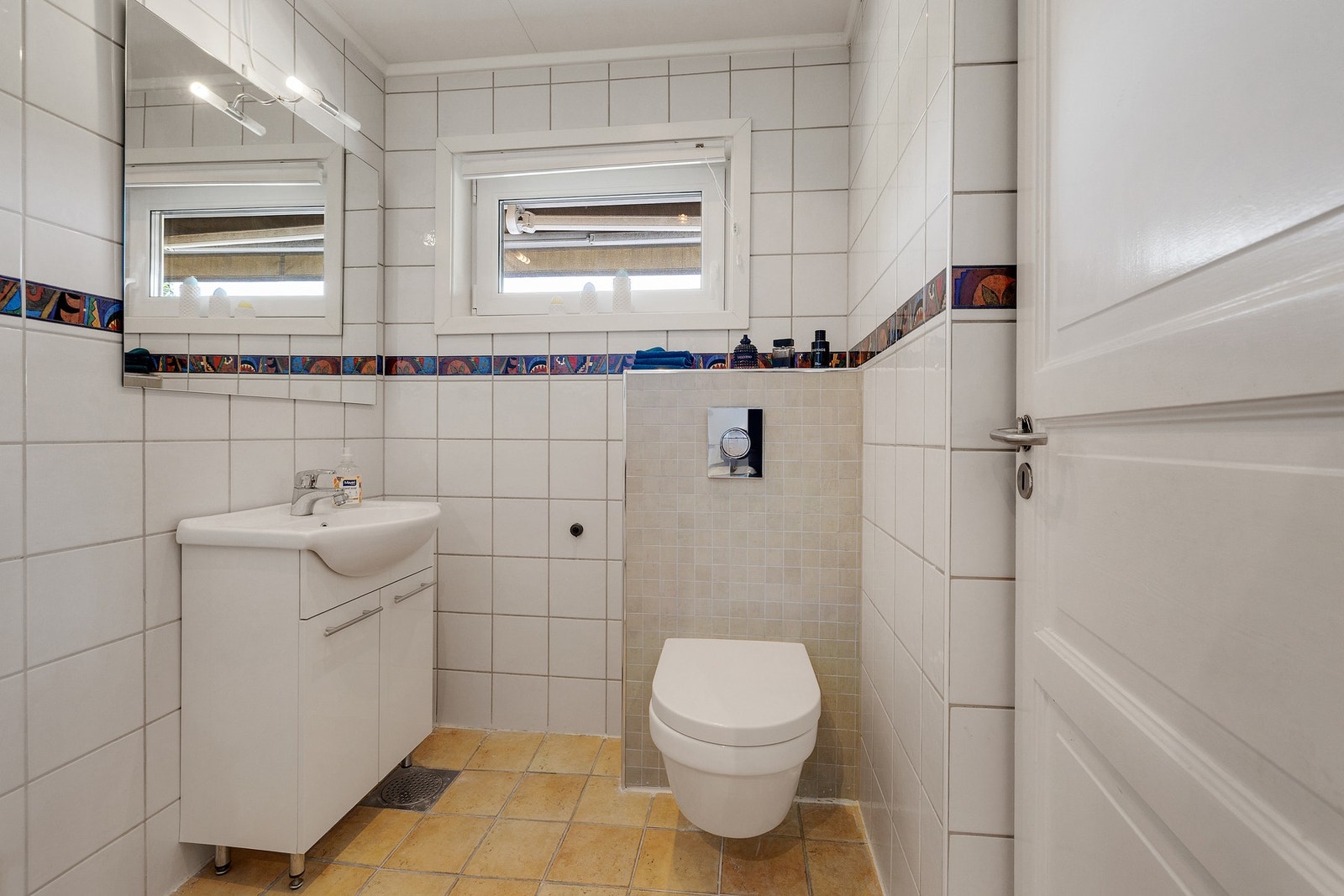 I første etasjen er det et gjestetoalett Galleribilde