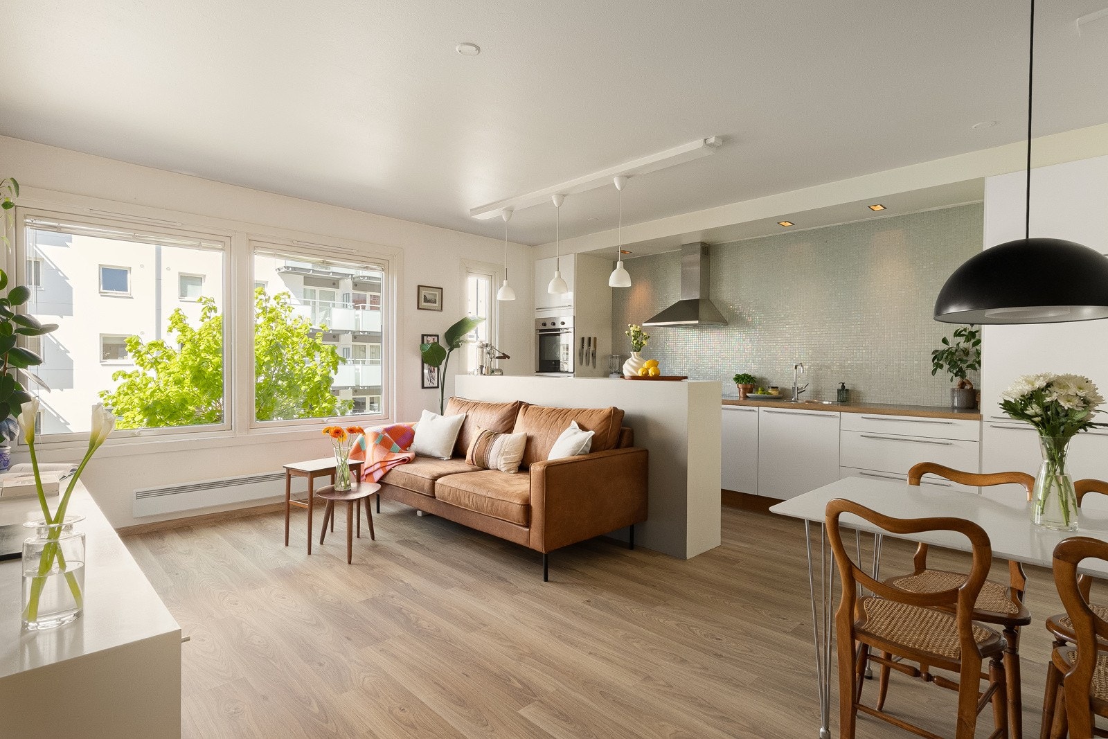 Guro Helle v/PrivatMegleren ønsker velkommen til Nils Huus gate 19! Galleribilde