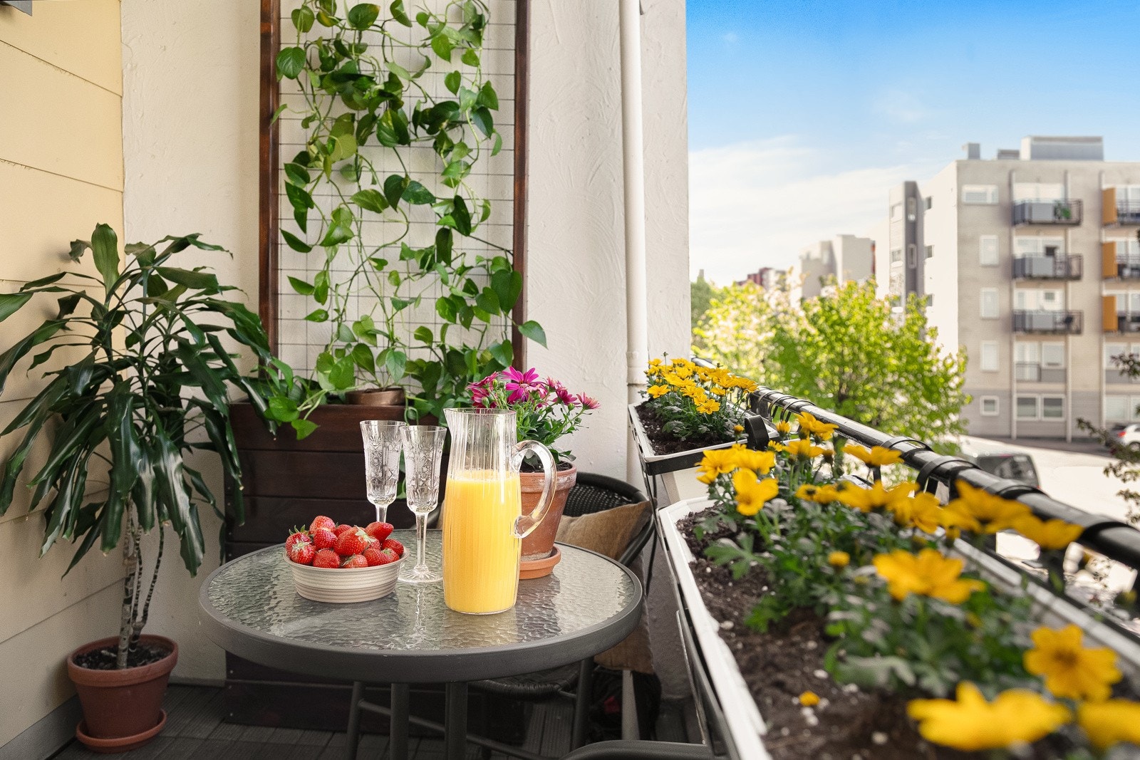 Nordvestvendt balkong som er en flott forlengelse av leiligheten på sommerstid. Galleribilde