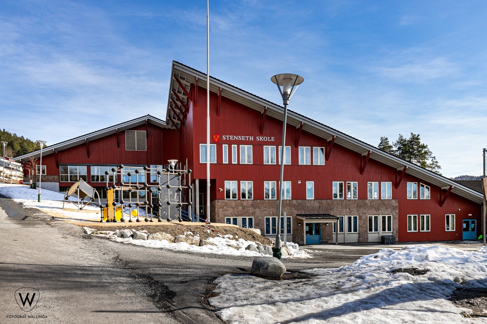 Stenseth skole ligger ca. 850m fra boligen Galleribilde
