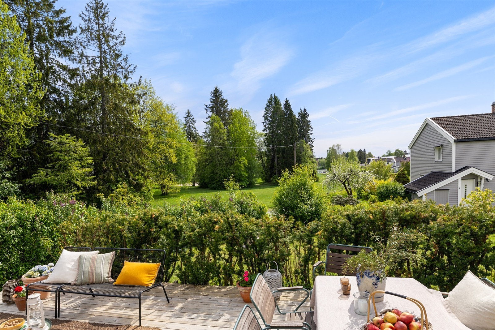 Dette er et av borettslagets største terrasser Galleribilde