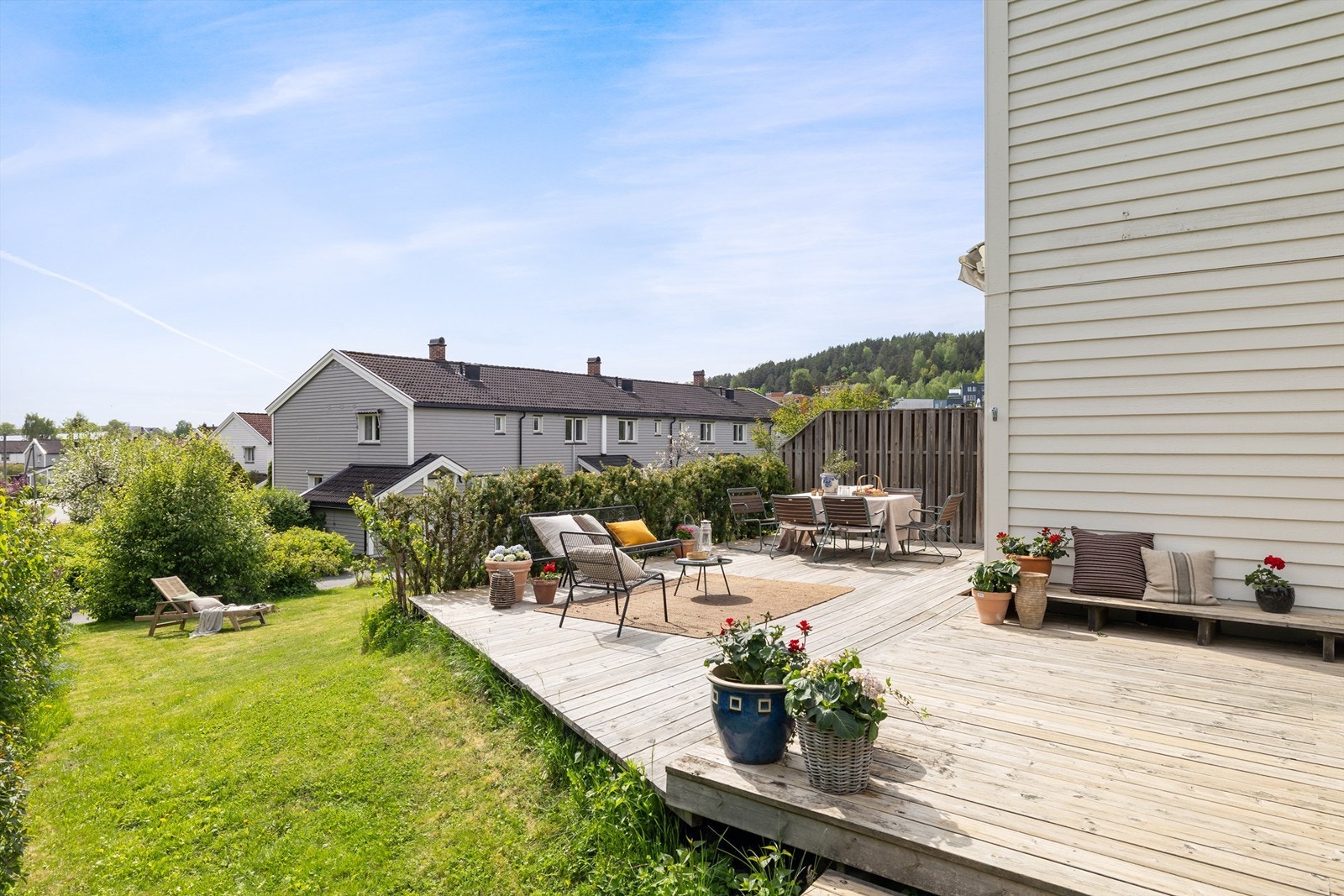 Balkongdør og vinduer fra 2005 og 2006, kjellervinduer fra 2012 Galleribilde