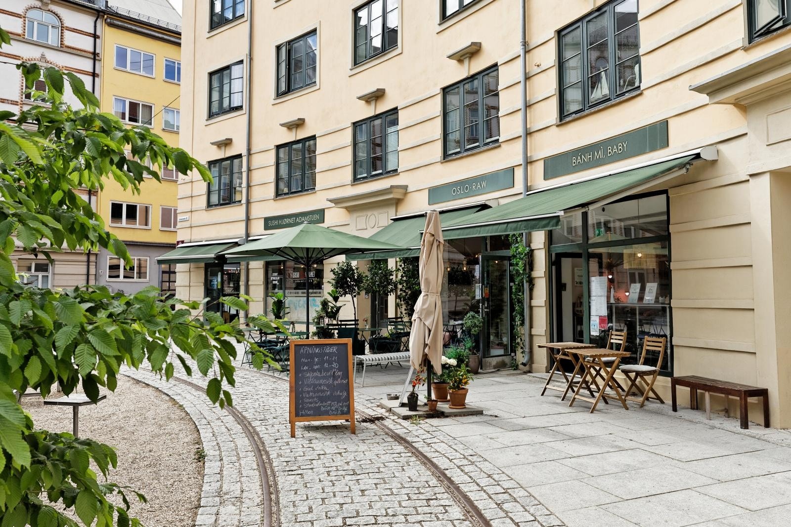 Adamstuen Torg Galleribilde