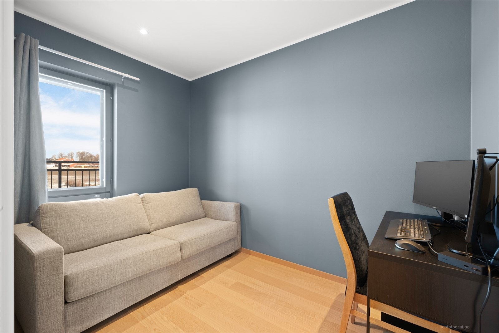 Lyst og pent soverom nr. 2. Galleribilde