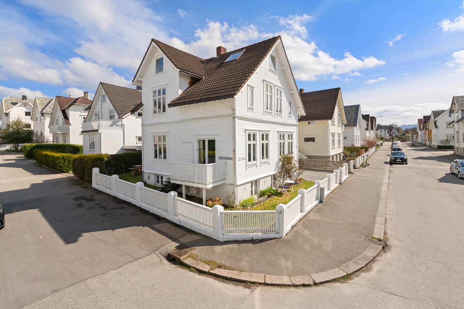 Her får man en bolig og beliggenhet som passer ideelt for familien - velkommen til visning. Galleribilde