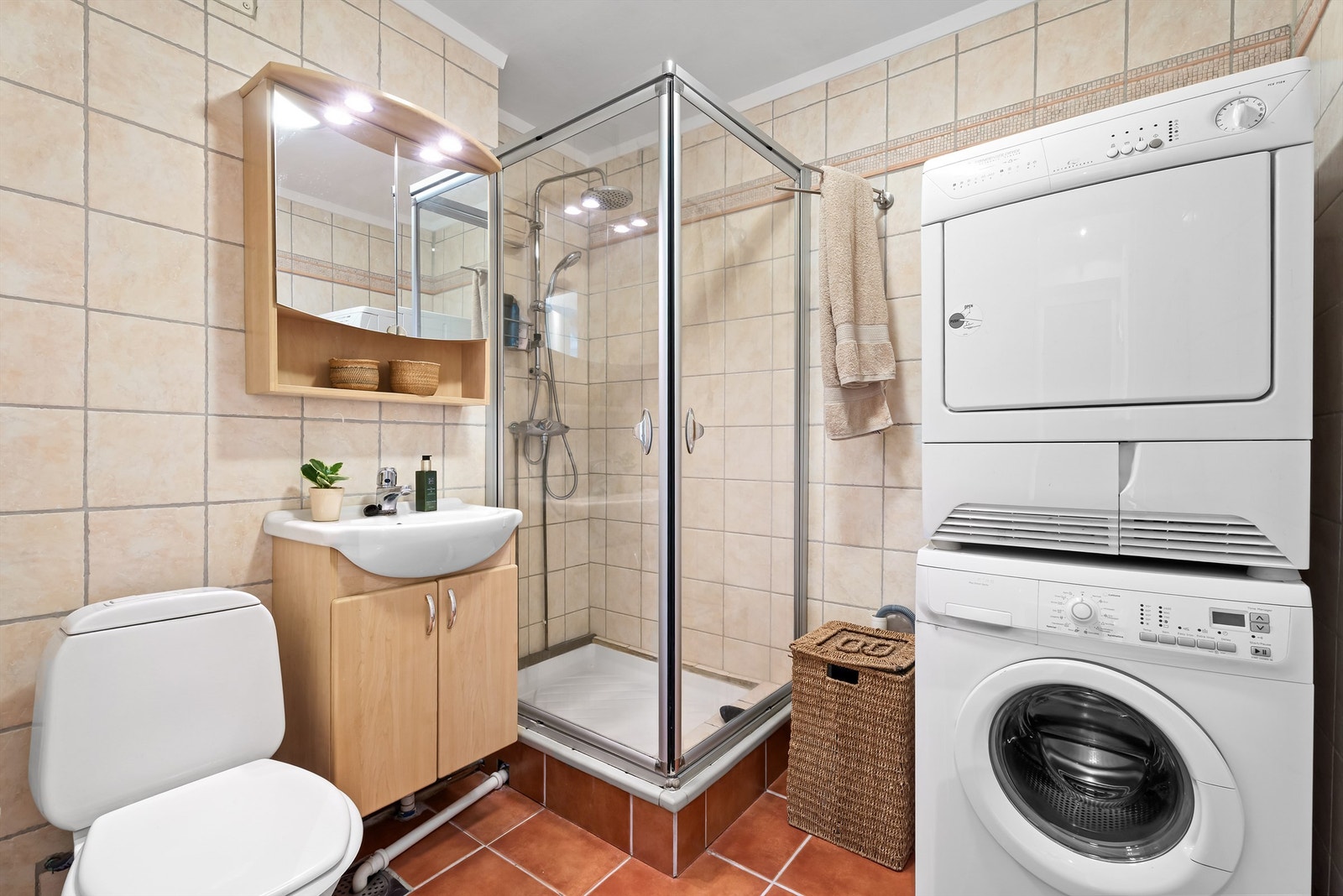 Badet er av eldre stand og oppgradering må påregnes Galleribilde