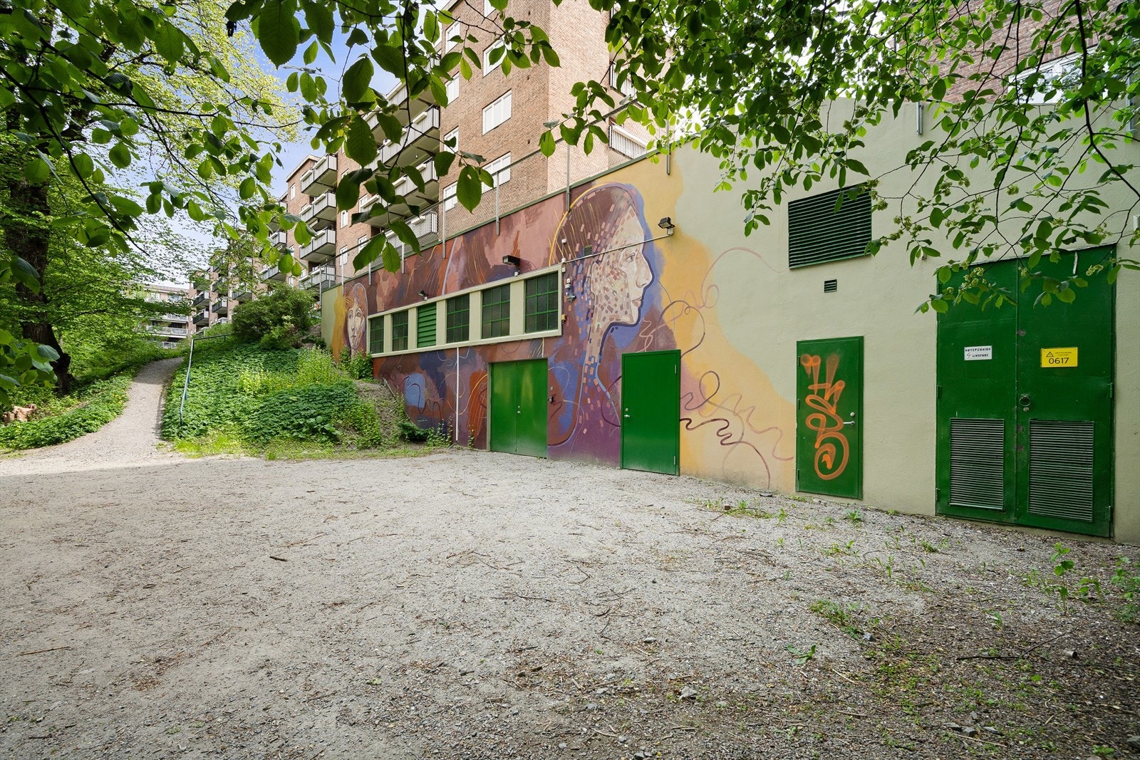 Koselig snarvei gjennom parken på vei hjem. Galleribilde