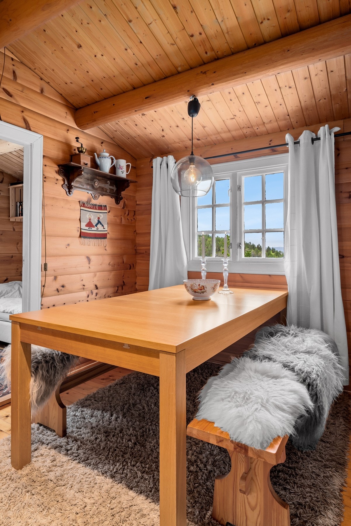 Her kan måltidet nytes til nydelig sjøutsikt. Galleribilde