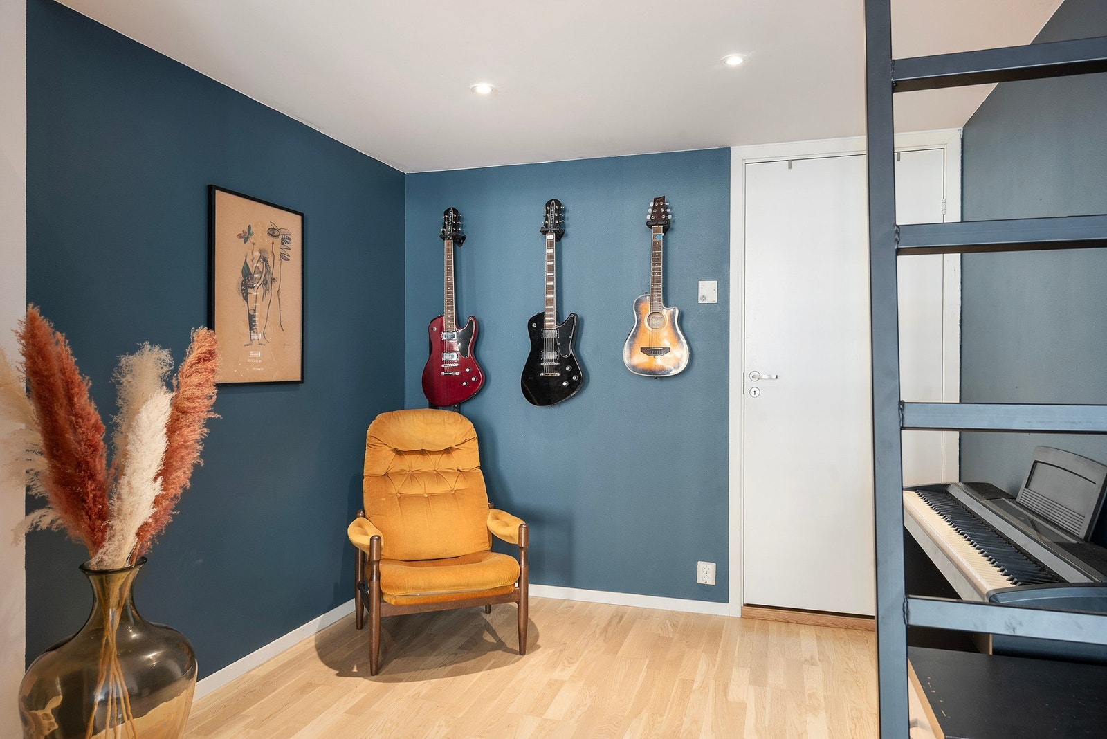 Stuen med bod i bakkant Galleribilde