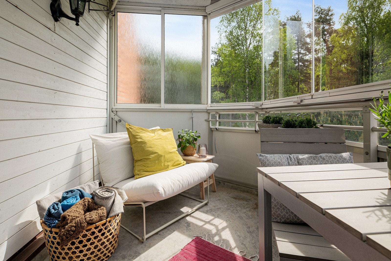 Balkongen er på på 9m² og har plass til utemøbler, grill, beplantning og lignende. Galleribilde